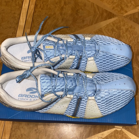 NWB!! Brooks Surge MD Track & Field Spike Shoes Women’s Size 11 - Picture 3 of 8